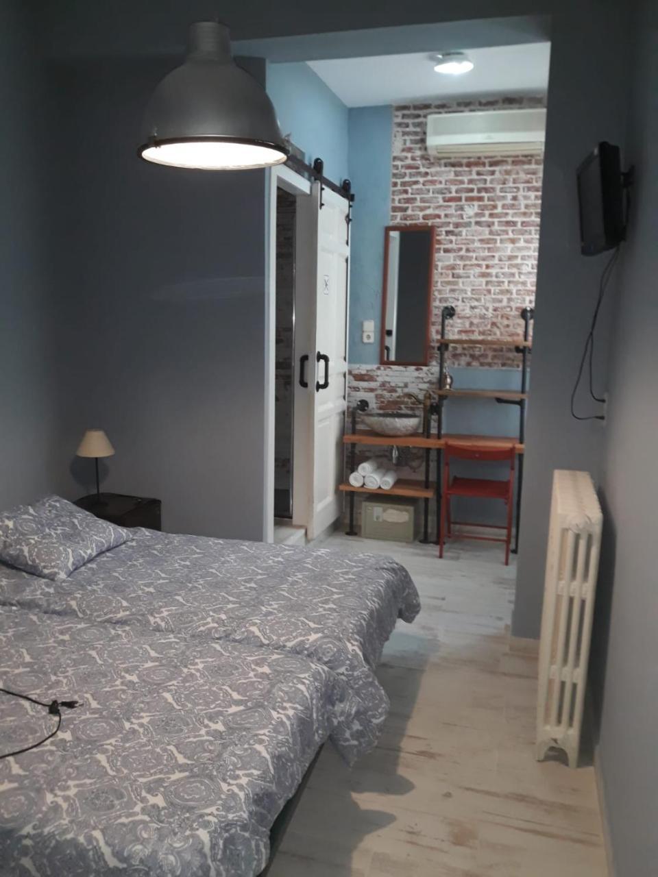 Hostal Hispalense Madrid Exterior photo