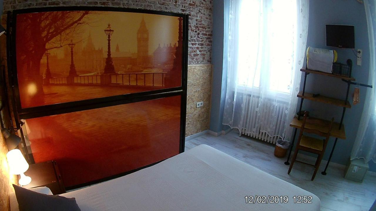 Hostal Hispalense Madrid Exterior photo